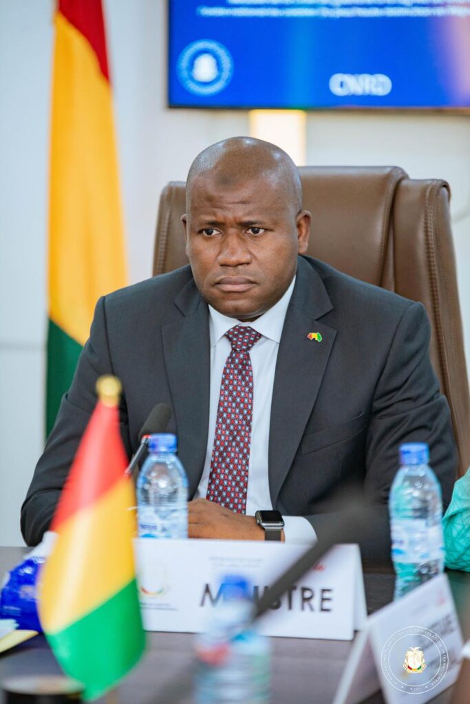 ๐๐ฉ๐ฉ๐ซ๐จ๐ฏ๐ข๐ฌ๐ข๐จ๐ง๐ง๐๐ฆ๐๐ง๐ญ ๐๐ง ๐๐๐ฎ : ๐ฅ๐ ๐๐ข๐ง๐ข๐ฌ๐ญ๐ซ๐ ๐๐ฌ๐ฆ๐๐ฬ๐ฅ ๐๐๐๐ ๐ฉ๐ซ๐ฬ๐ฌ๐ข๐๐ ๐ฅ๐ ๐ฌ๐ข๐ ๐ง๐๐ญ๐ฎ๐ซ๐ ๐๐ฎ ๐๐จ๐ง๐ญ๐ซ๐๐ญ ๐๐ ๐๐จ๐ง๐ฌ๐ญ๐ซ๐ฎ๐๐ญ๐ข๐จ๐ง ๐๐ ๐๐๐ ๐๐จ๐ซ๐๐ ๐๐ฌ ๐๐ญ ๐๐ ๐๐๐๐ฎ๐๐ญ๐ข๐จ๐ง๐ฌ ๐โ๐๐๐ฎ ๐ฉ๐จ๐ญ๐๐๐ฅ๐