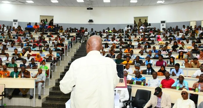 Nouvelle Constitution: le CNT à l’écoute des étudiants de Conakry