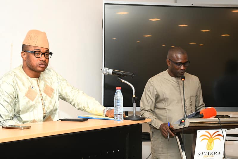 ๐๐ฏ๐๐ง๐ญ-๐ฉ๐ซ๐จ๐ฃ๐๐ญ ๐๐ ๐ง๐จ๐ฎ๐ฏ๐๐ฅ๐ฅ๐ ๐๐จ๐ง๐ฌ๐ญ๐ข๐ญ๐ฎ๐ญ๐ข๐จ๐ง: ๐๐๐ฌ ๐ฃ๐จ๐ฎ๐ซ๐ง๐๐ฅ๐ข๐ฌ๐ญ๐๐ฌ ๐๐ฎ ๐ฉ๐๐ฒ๐ฌ ๐ฉ๐ซ๐จ๐๐จ๐ง๐๐ฌ ๐ฬ๐๐ข๐๐ข๐ฬ๐ฌ ๐ฌ๐ฎ๐ซ ๐ฅ๐ ๐ญ๐๐ฑ๐ญ๐ ๐๐ญ ๐ฅ๐๐ฌ ๐ญ๐๐๐ก๐ง๐ข๐ช๐ฎ๐๐ฌ ๐๐ ๐ฌ๐ ๐ฏ๐ฎ๐ฅ๐ ๐๐ซ๐ข๐ฌ๐๐ญ๐ข๐จ๐ง