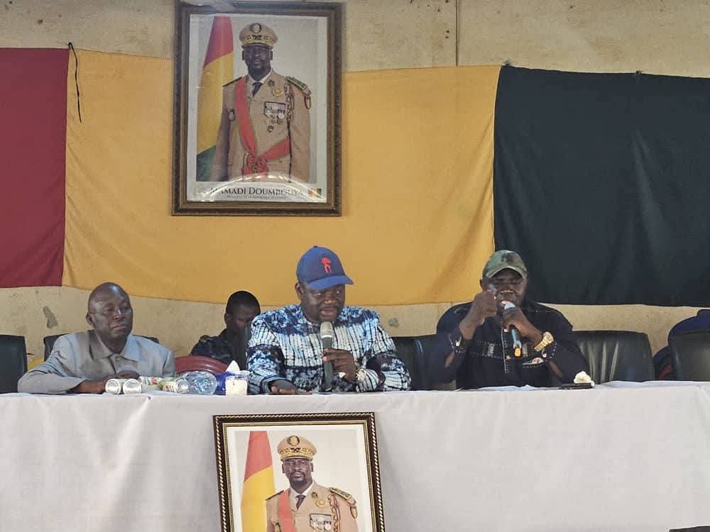 Immersion gouvernementale : l’impact de Simandou 2040 au cœur de la rencontre entre le Ministre de Jeunesse et des Sports et les jeunes de Beyla