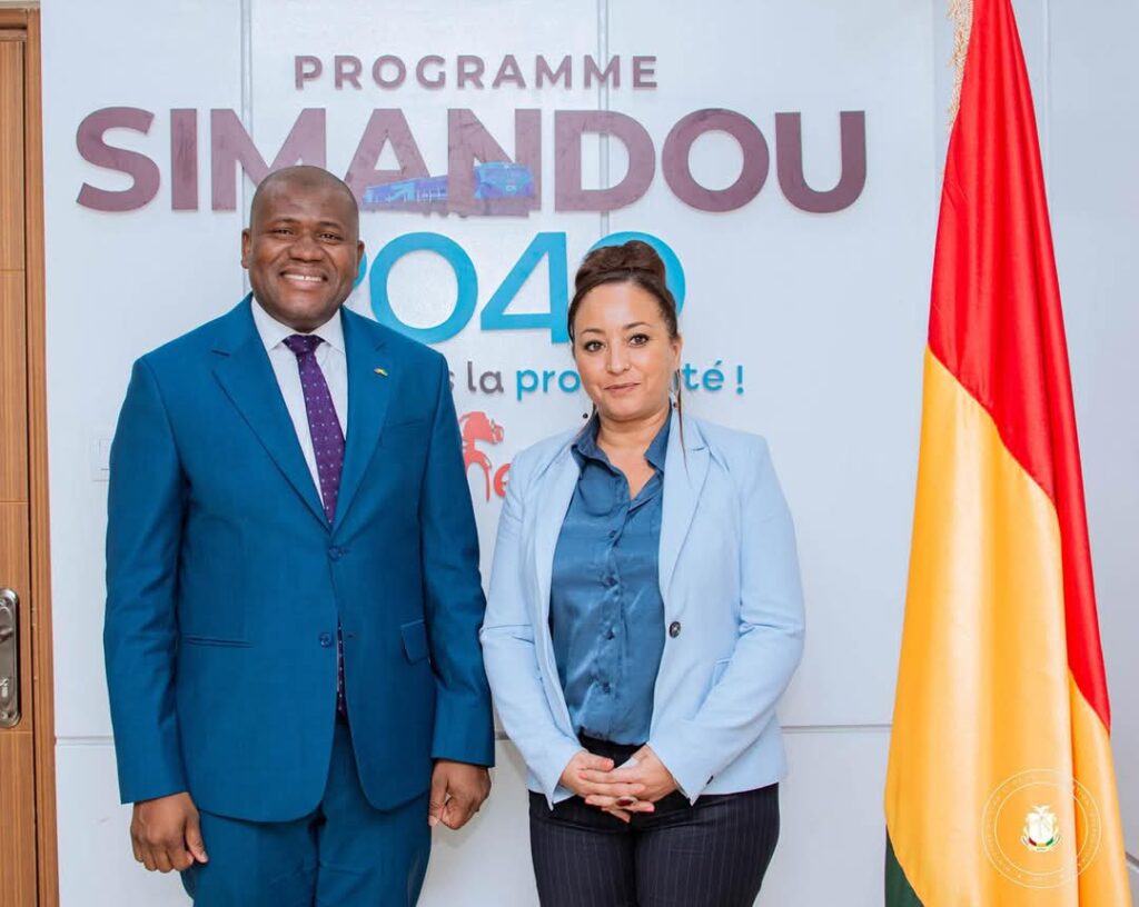 ๐๐๐ง๐๐จ๐ง๐ญ๐ซ๐ ๐๐ง๐ญ๐ซ๐ ๐ฅ๐ ๐๐ข๐ง๐ข๐ฌ๐ญ๐ซ๐ ๐๐ฎ ๐๐ฅ๐๐ง ๐๐ญ ๐ฅ๐ ๐๐๐ฅ๐๐ ๐๐ญ๐ข๐จ๐ง ๐๐ฎ ๐๐ฎ๐ซ๐๐๐ฎ ๐๐ง๐ญ๐๐ซ๐ง๐๐ญ๐ข๐จ๐ง๐๐ฅ ๐๐ฎ ๐๐ซ๐๐ฏ๐๐ข๐ฅ : ๐๐จ๐จ๐ฉ๐๐ซ๐๐ญ๐ข๐จ๐ง ๐๐ญ ๐ฉ๐๐ซ๐ฌ๐ฉ๐๐๐ญ๐ข๐ฏ๐๐ฌ ๐ฉ๐จ๐ฎ๐ซ ๐ฅ๐ ๐๐ฎ๐ข๐ง๐๐